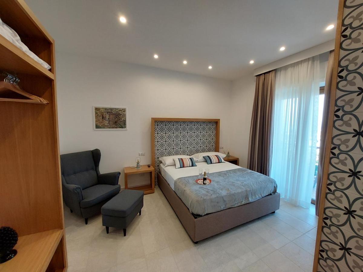 Mistral Luxury Suites Sorrento Exterior foto