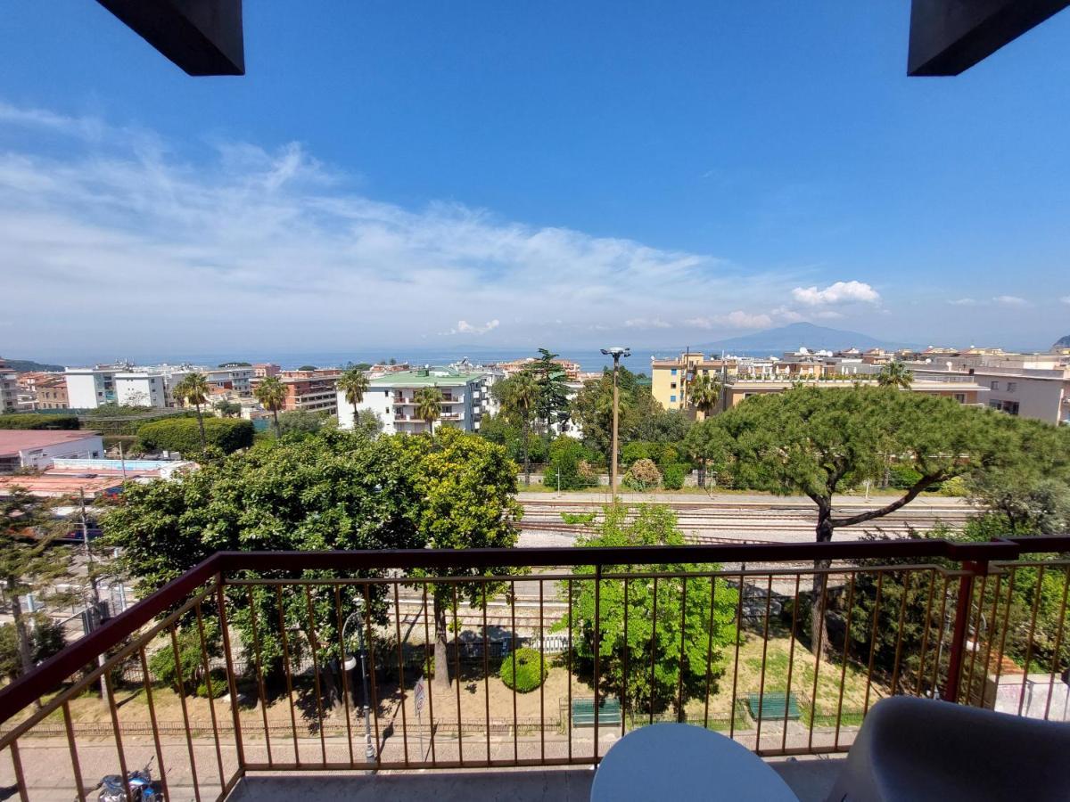 Mistral Luxury Suites Sorrento Exterior foto