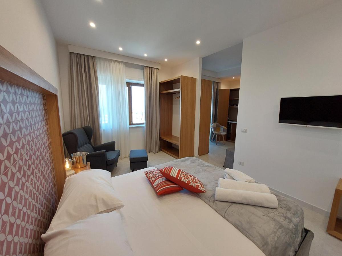 Mistral Luxury Suites Sorrento Exterior foto